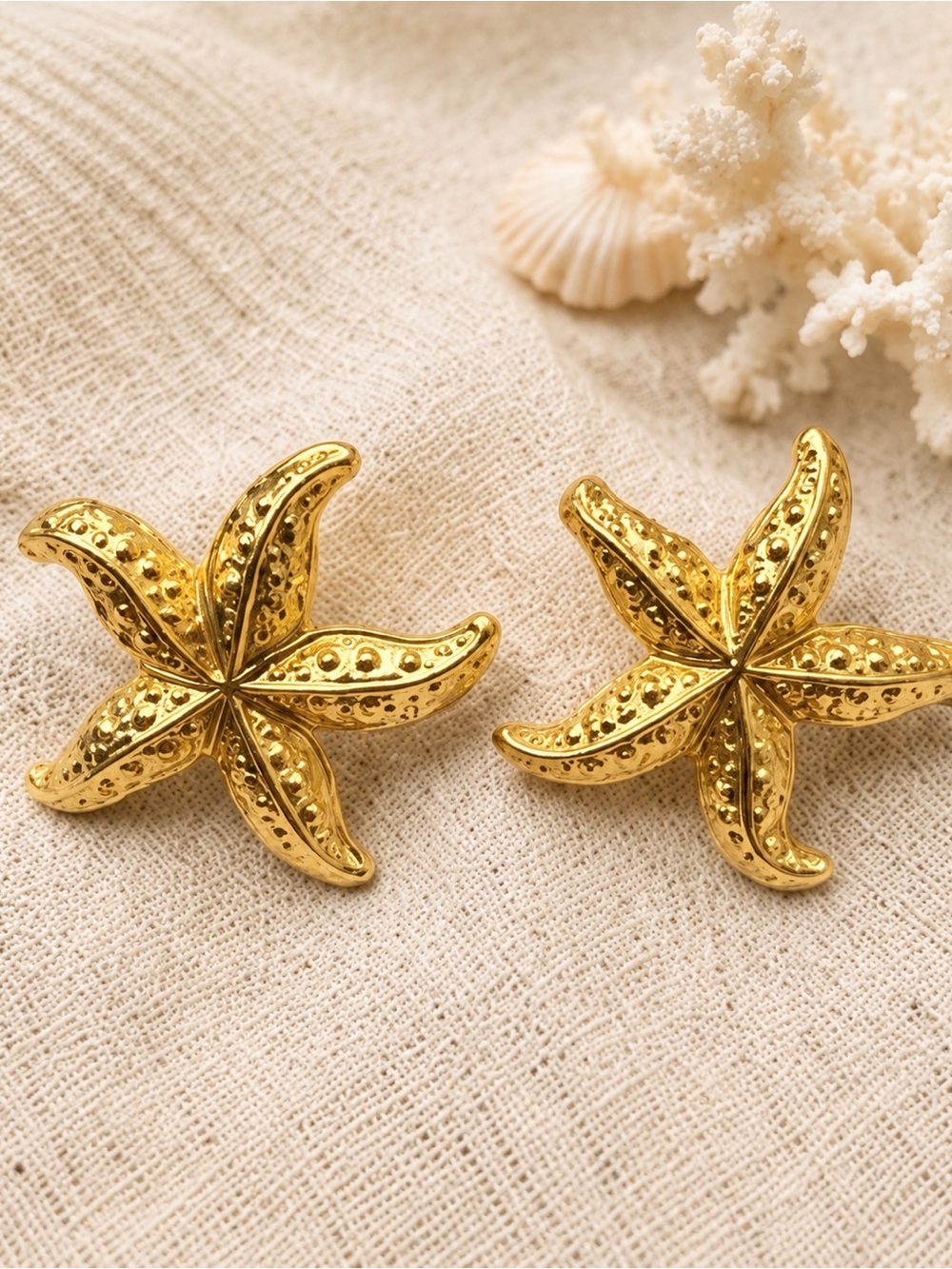 Vintage 1987 Avon Gold Tone Starfish Stud Earrings